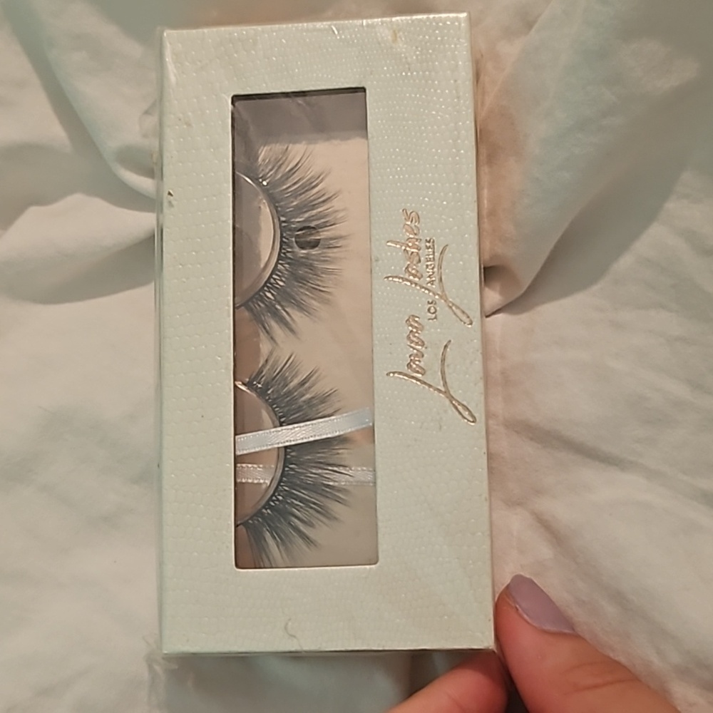 Lily Lashes🍩